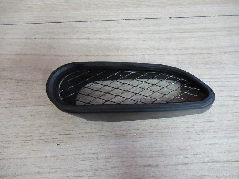 Grille de manchon d'air droit Kawasaki ZX9R 2000-2003