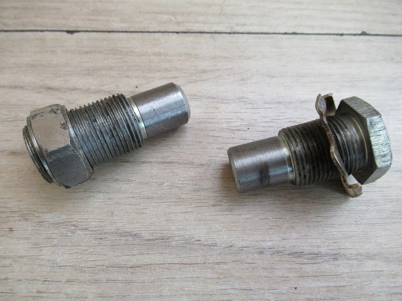 Axe pivot de bras oscillant Yamaha 1200 Vmax 2EN 1985-2001