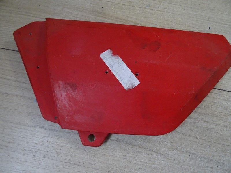 Cache latéral gauche adaptable Moto Guzzi 
V50 III type PF 1980/1984