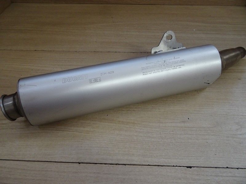 Silencieux droit d'échappement d'origine Ducati 
620 Monstro type M408AA 2002/2006