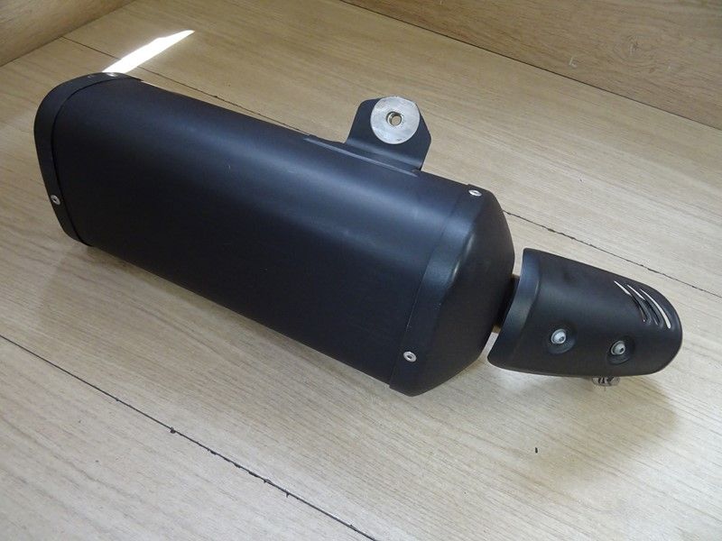 Silencieux d'échappement d'origine Yamaha 
FZ8 et FZ8S type 251/252/255/256 2011/2012 (39P)