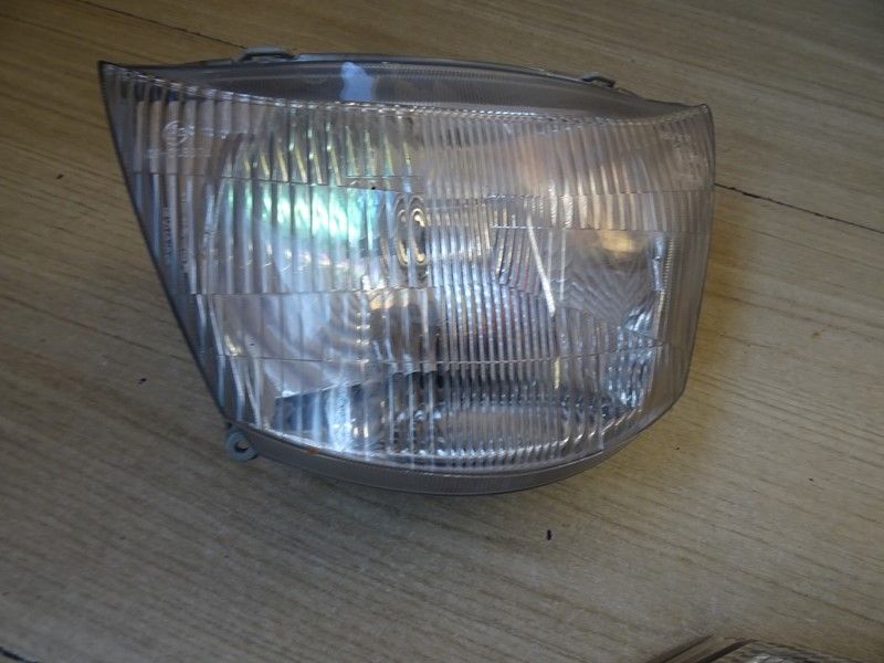 Phare optique avant Suzuki 
AN 400 BURGMAN X/K2 type 1999/2002