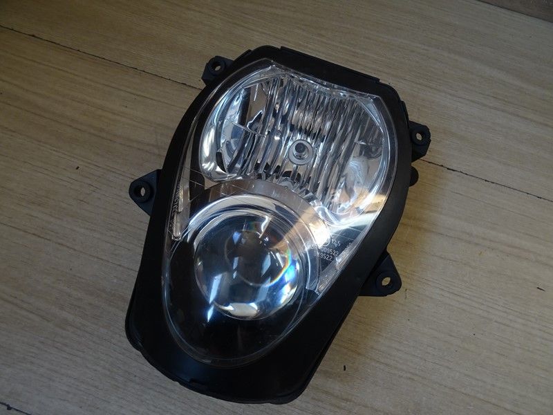 Phare optique avant Suzuki 
1300 GSXR Hayabusa Type A1111 1999/2007