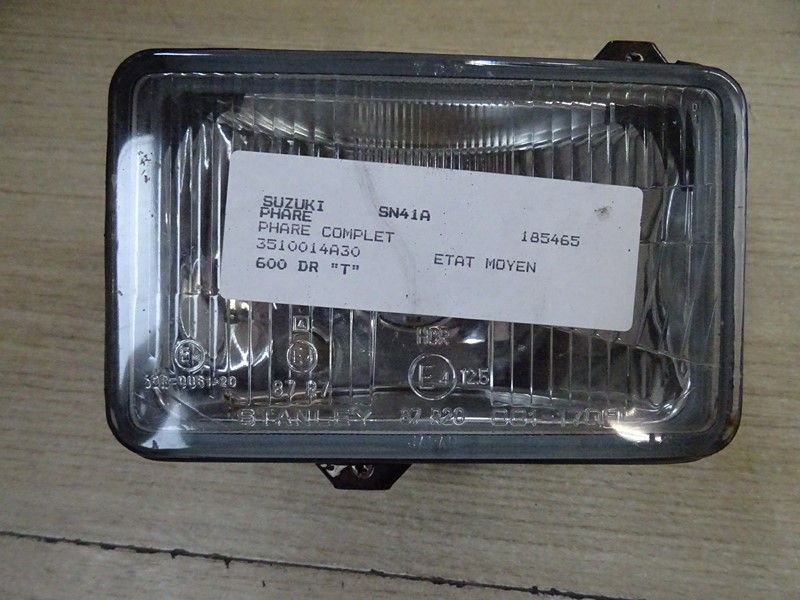 Phare optique avant Suzuki 
600 DR type SN41A 1985/1989 // 650 DR type SP41A 1989/1990