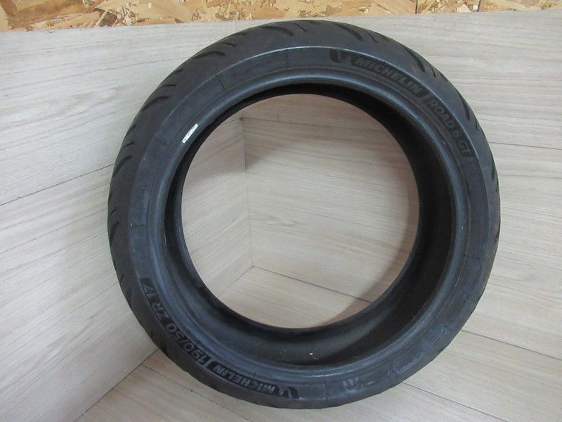 Pneu arrière Michelin Road 6 GT 190/50ZR17 73W