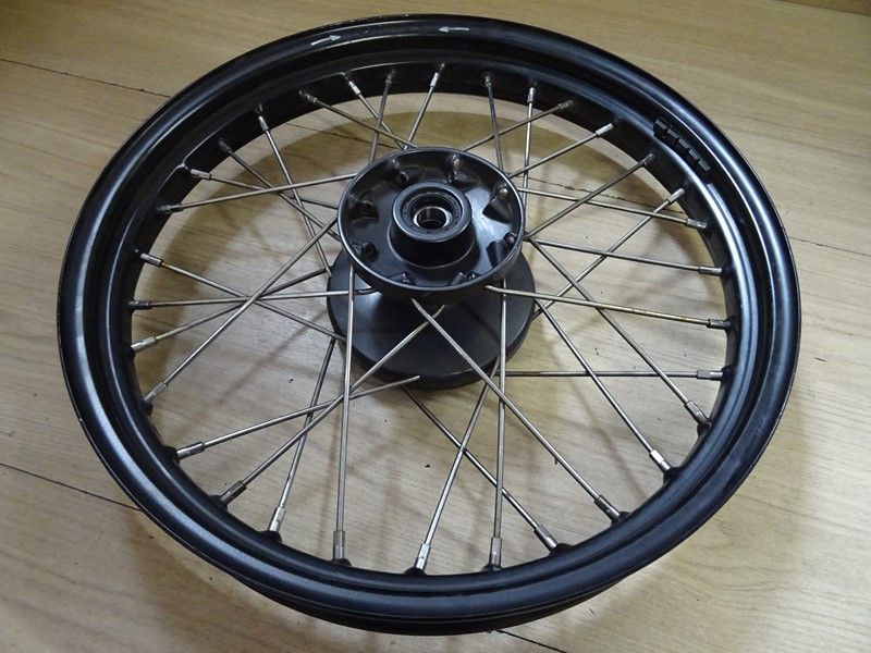 Roue avant d'origine simple disque en 19 x 2,50 Triumph 900 Street Scrambler 2018/-