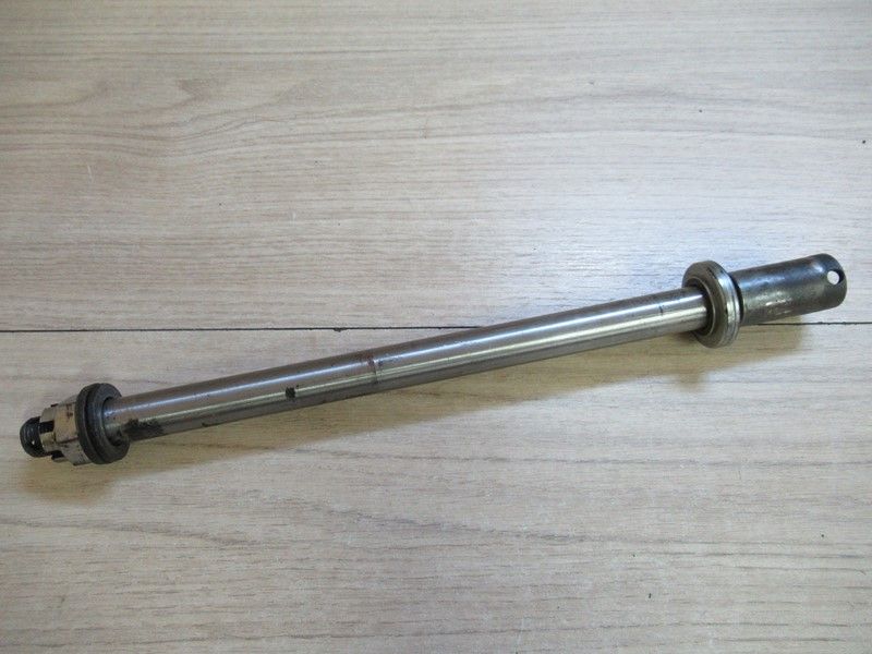 Axe de roue arrière Yamaha 1200 Vmax 2EN 1985-2001