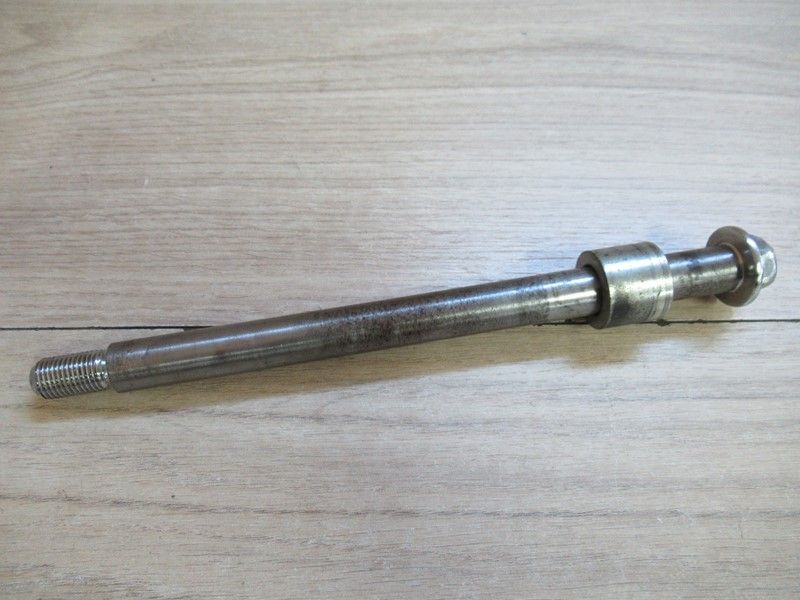 Axe de roue avant Yamaha 1200 Vmax 2EN 1985-2001